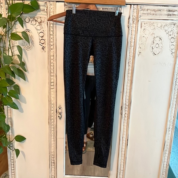 Lulu lemon Leggings - Picture 1 of 5